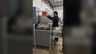 Carcasa de cubierta semiautomática en máquina.