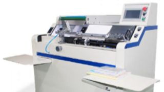 Flujo de trabajo de la máquina encuadernadora de bobinas en espiral de plástico